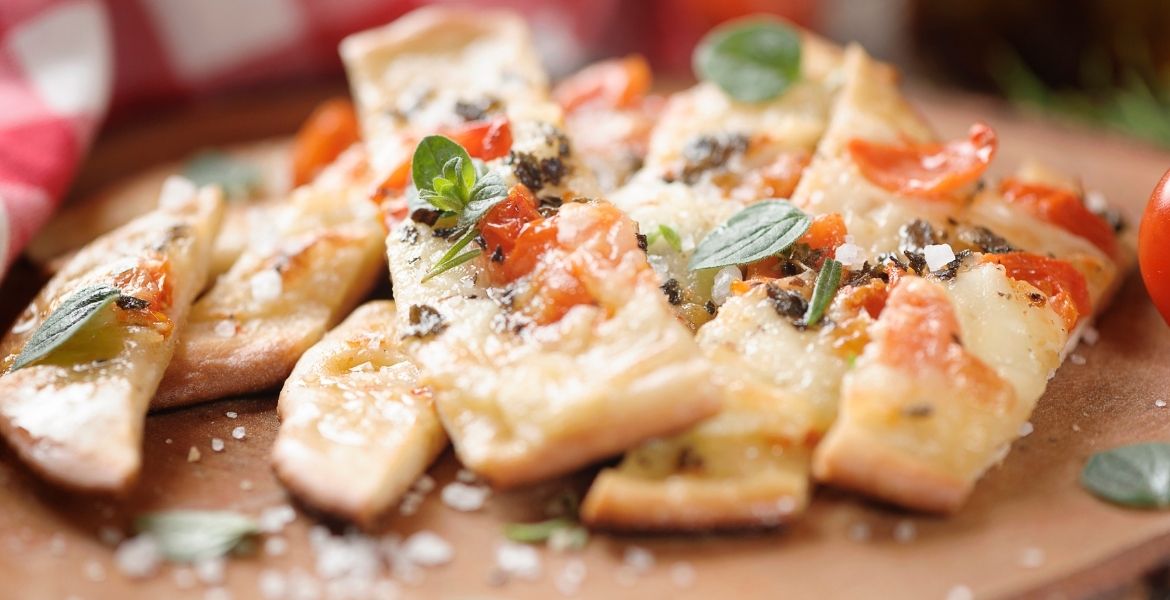 Fleur de Sel mit Basilikum ► lecker auf Pizza | GOURMETmanufactory