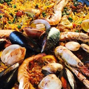 Paella mit Hähnchen und Meeresfrüchte ► Klassiker aus Spanien I GOURMETmanufactory