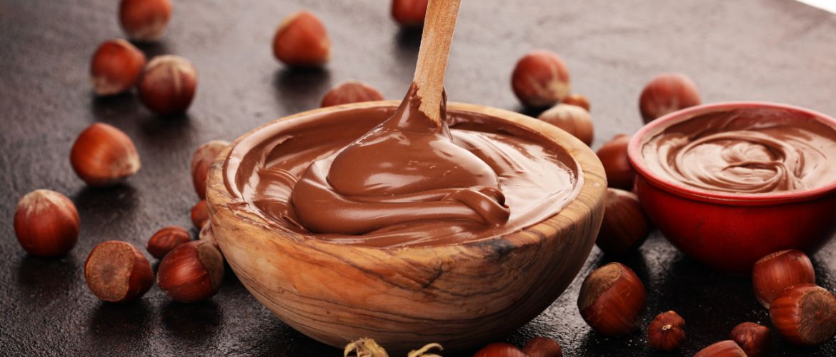 Schokoladen Haselnusscreme ▶︎ Aufstrich aus Schokolade